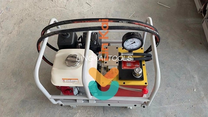 Stație de pompare hidraulică motorizată de înaltă presiune de 80 MPa, mașină de presare a conductorului hidraulic de 300 de tone pentru compresor