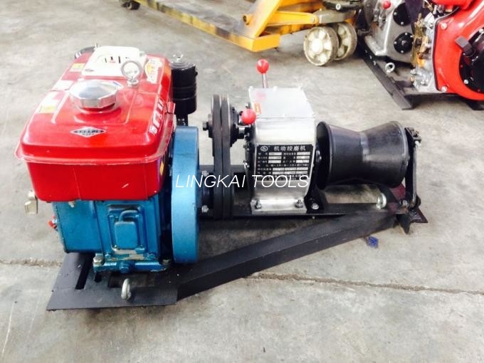 Extractor portabil pentru troliu cu cablu, formă cilindrică, cu motor diesel răcit cu apă