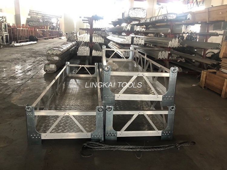 Platformă de lucru din aliaj de aluminiu pentru comprimarea articulațiilor conductoare de turn